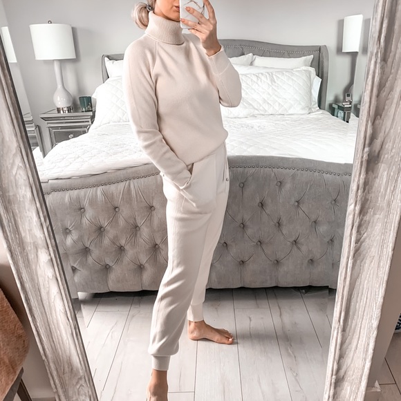 Two Piece Knitted Turtleneck Tracksuit Loungewear - Picture 3 of 16